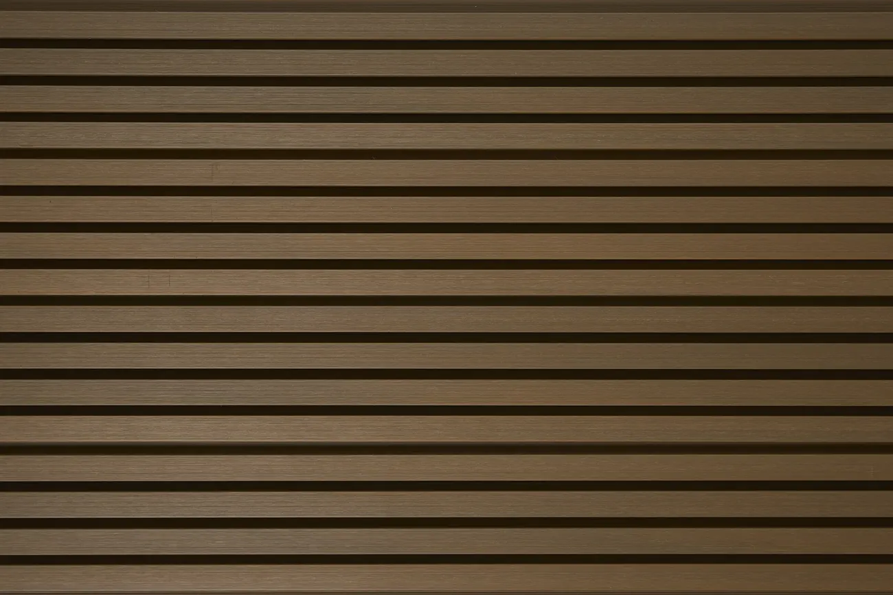 Panel deck corrugado Teak, tono madera oscura